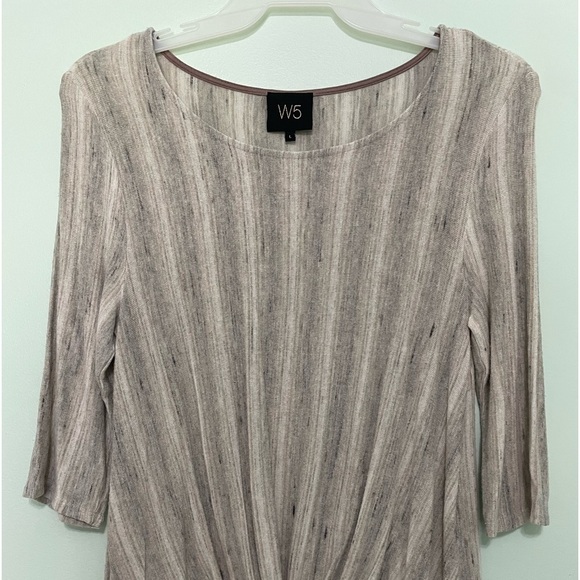 WS size L top with gathered lower bottom front. Lightweight and super cute - Picture 3 of 8